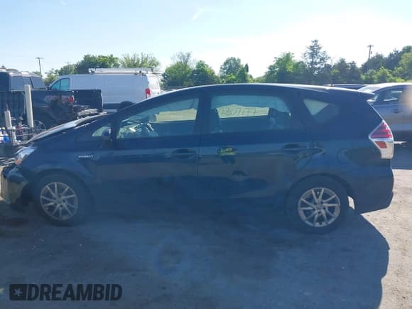 ✅ 2017 Toyota Prius Two • VIN: JTDZN3EU2HJ065380 • Lot: 42307177. Listed on IAAI with 220,294 mi. Free auction sales archive from the USA and detailed vehicle history report at DreamBid. Image 14.