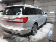 ✅ 2019 Lincoln Navigator Reserve • VIN: 5LMJJ3LTXKEL25178 • Lot: 43818096. Listed on IAAI with 115,997 mi. Free auction sales archive from the USA and detailed vehicle history report at DreamBid. Image 4.