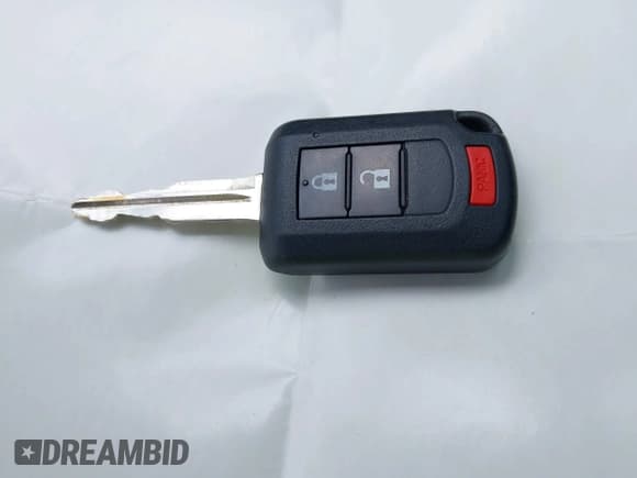 ✅ 2017 Mitsubishi Outlander ES • VIN: JA4AR3AU3HZ014652 • Лот: 42699820. Опубликован ранее на IAAI с пробегом 94 069 миль. Бесплатный доступ к архиву аукционных продаж из США и подробный отчёт об истории автомобиля на DreamBid. Изображение 11.