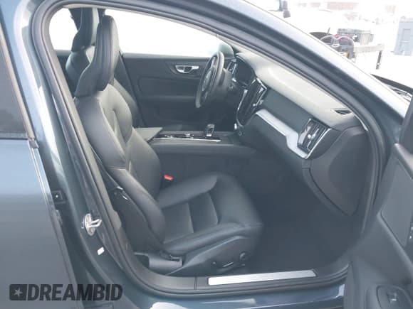 ✅ 2025 Volvo S60 Core • VIN: 7JRL12FJ8SG362112 • Lot: 43809675. Listed on IAAI with 9,597 mi. Free auction sales archive from the USA and detailed vehicle history report at DreamBid. Image 5.