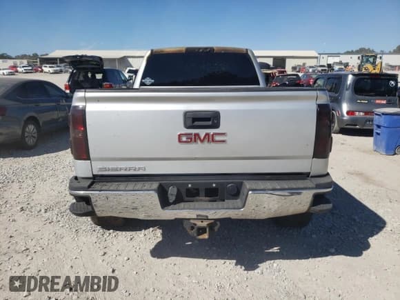 ✅ 2015 GMC Sierra 1500 • VIN: 1GT11XE83FF620095 • Lot: 77142554. Wystawiony na Copart z przebiegiem Nie podano. Bezpłatny archiwum sprzedaży aukcyjnych z USA i szczegółowy raport historii pojazdu na DreamBid. Zdjęcie 6.