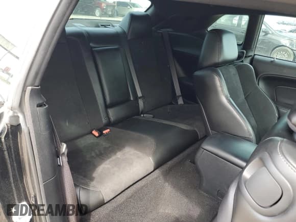 ✅ 2020 Dodge Challenger R/T • VIN: 2C3CDZBT7LH236825 • Lot: 47564894. Wystawiony na Copart z przebiegiem 23 676 mil. Bezpłatny archiwum sprzedaży aukcyjnych z USA i szczegółowy raport historii pojazdu na DreamBid. Zdjęcie 10.