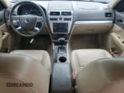 ✅ 2008 Mercury Milan Premier • VIN: 3MEHM02108R644542 • Lot: 70479275. Wystawiony na Copart z przebiegiem 128 004 mil. Bezpłatny archiwum sprzedaży aukcyjnych z USA i szczegółowy raport historii pojazdu na DreamBid. Zdjęcie 8.