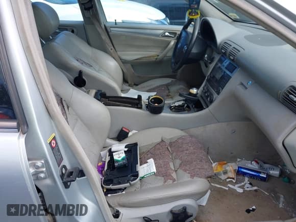 ✅ 2006 Mercedes-Benz C 230 Sport • VIN: WDBRF52H26F751918 • Lot: 43149750. Listed on IAAI with 227,024 mi. Free auction sales archive from the USA and detailed vehicle history report at DreamBid. Image 5.