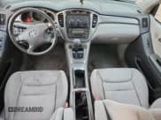 ✅ 2003 Toyota Highlander • VIN: JTEGF21A330101646 • Лот: 92177935. Опубликован ранее на Copart с пробегом 193 371 миль. Бесплатный доступ к архиву аукционных продаж из США и подробный отчёт об истории автомобиля на DreamBid. Изображение 8.