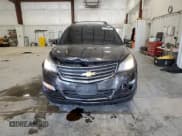 ✅ 2015 Chevrolet Traverse LT • VIN: 1GNKRGKD2FJ322737 • Lot: 72196094. Wystawiony na Copart z przebiegiem 115 513 mil. Bezpłatny archiwum sprzedaży aukcyjnych z USA i szczegółowy raport historii pojazdu na DreamBid. Zdjęcie 5.