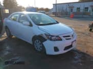 ✅ 2012 Toyota Corolla L • VIN: 2T1BU4EE9CC870056 • Lot: 43628181. Wystawiony na IAAI z przebiegiem 174 732 mil. Bezpłatny archiwum sprzedaży aukcyjnych z USA i szczegółowy raport historii pojazdu na DreamBid. Zdjęcie 1.