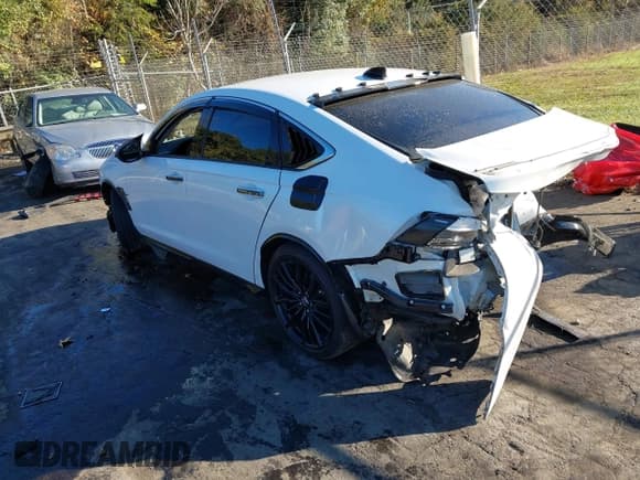 ✅ 2024 Honda Accord Touring • VIN: 1HGCY2F8XRA035247 • Lot: 43512272. Listed on IAAI with 44,294 mi. Free auction sales archive from the USA and detailed vehicle history report at DreamBid. Image 3.