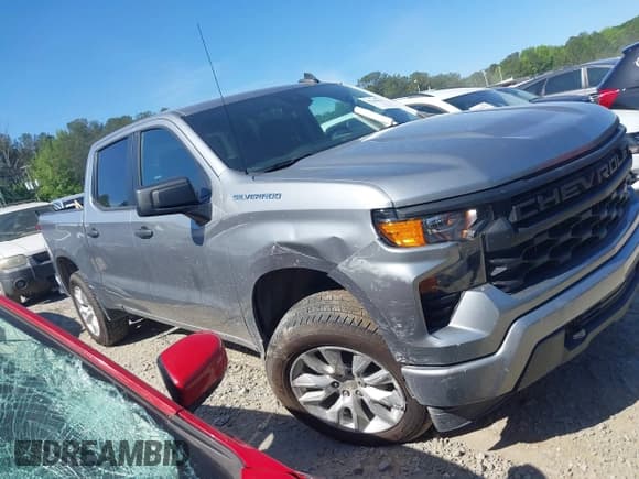 ✅ 2023 Chevrolet Silverado 1500 Custom • VIN: 1GCPABEK1PZ270250 • Lot: 42148020. Wystawiony na IAAI z przebiegiem 14 978 mil. Bezpłatny archiwum sprzedaży aukcyjnych z USA i szczegółowy raport historii pojazdu na DreamBid. Zdjęcie 13.