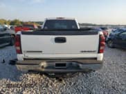 ✅ 2004 Chevrolet Silverado 2500HD LS • VIN: 1GCHK23104F151338 • Lot: 70666444. Wystawiony na Copart z przebiegiem Nie podano. Bezpłatny archiwum sprzedaży aukcyjnych z USA i szczegółowy raport historii pojazdu na DreamBid. Zdjęcie 6.