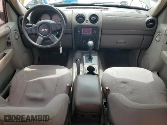 ✅ 2003 Jeep Liberty Sport • VIN: 1J4GK48K83W641043 • Lot: 71274245. Wystawiony na Copart z przebiegiem 92 983 mil. Bezpłatny archiwum sprzedaży aukcyjnych z USA i szczegółowy raport historii pojazdu na DreamBid. Zdjęcie 8.