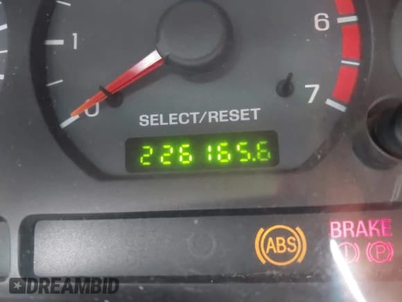 ✅ 2003 Ford Mustang Standard • VIN: 1FAFP40473F383331 • Lot: 42128521. Listed on IAAI with 226,165 mi. Free auction sales archive from the USA and detailed vehicle history report at DreamBid. Image 15.