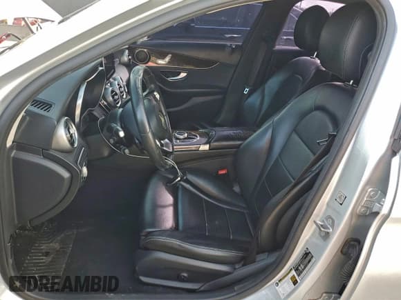 ✅ 2017 Mercedes-Benz C 300 • VIN: 55SWF4JB7HU191055 • Lot: 94939335. Wystawiony na Copart z przebiegiem 108 439 mil. Bezpłatny archiwum sprzedaży aukcyjnych z USA i szczegółowy raport historii pojazdu na DreamBid. Zdjęcie 7.