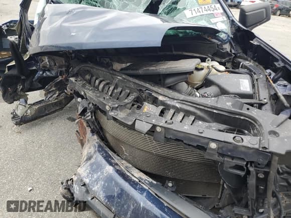 ✅ 2020 Chevrolet Silverado 1500 Custom • VIN: 1GCRWBEF1LZ367956 • Lot: 71474454. Wystawiony na Copart z przebiegiem Nie podano. Bezpłatny archiwum sprzedaży aukcyjnych z USA i szczegółowy raport historii pojazdu na DreamBid. Zdjęcie 12.