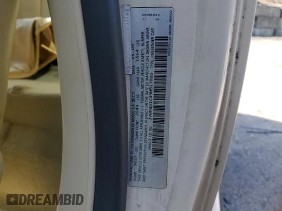 ✅ 2009 Volkswagen Beetle S • VIN: 3VWPG31C49M517085 • Lot: 85081985. Wystawiony na Copart z przebiegiem 107 994 mil. Bezpłatny archiwum sprzedaży aukcyjnych z USA i szczegółowy raport historii pojazdu na DreamBid. Zdjęcie 12.