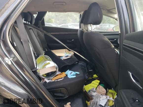 ✅ 2024 Hyundai Tucson SE • VIN: 5NMJA3DE9RH296044 • Lot: 73189614. Wystawiony na Copart z przebiegiem 42 928 mil. Bezpłatny archiwum sprzedaży aukcyjnych z USA i szczegółowy raport historii pojazdu na DreamBid. Zdjęcie 11.