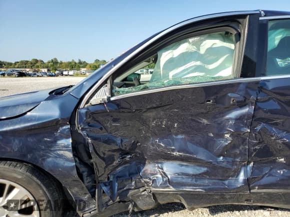 ✅ 2017 Chevrolet Impala LS • VIN: 1G11Z5S30HU142280 • Лот: 71455054. Опубликован ранее на Copart с пробегом Не указан. Бесплатный доступ к архиву аукционных продаж из США и подробный отчёт об истории автомобиля на DreamBid. Изображение 7.