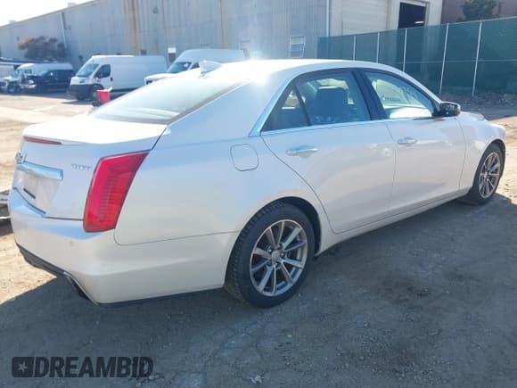 ✅ 2018 Cadillac CTS Luxury AWD • VIN: 1G6AX5SX0J0181693 • Lot: 43482294. Wystawiony na IAAI z przebiegiem 122 621 mil. Bezpłatny archiwum sprzedaży aukcyjnych z USA i szczegółowy raport historii pojazdu na DreamBid. Zdjęcie 4.