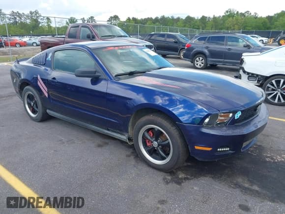 ✅ 2010 Ford Mustang V6 • VIN: 1ZVBP8AN6A5158017 • Lot: 42005121. Listed on IAAI with 229,045 mi. Free auction sales archive from the USA and detailed vehicle history report at DreamBid. Image 1.