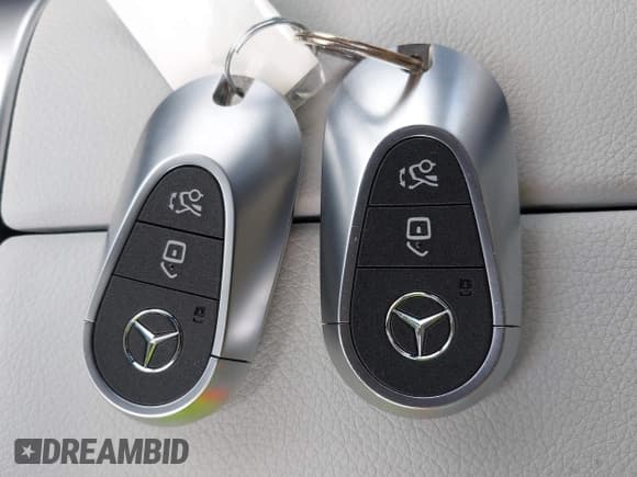 ✅ 2024 Mercedes-Benz C 300 • VIN: W1KAF4HBXRR204822 • Лот: 43123150. Опубликован ранее на IAAI с пробегом 18 730 миль. Бесплатный доступ к архиву аукционных продаж из США и подробный отчёт об истории автомобиля на DreamBid. Изображение 11.