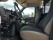 ✅ 2025 Chevrolet Express Cargo • VIN: 1GCWGAFP0S1160635 • Lot: 68687355. Wystawiony na Copart z przebiegiem Nie podano. Bezpłatny archiwum sprzedaży aukcyjnych z USA i szczegółowy raport historii pojazdu na DreamBid. Zdjęcie 7.