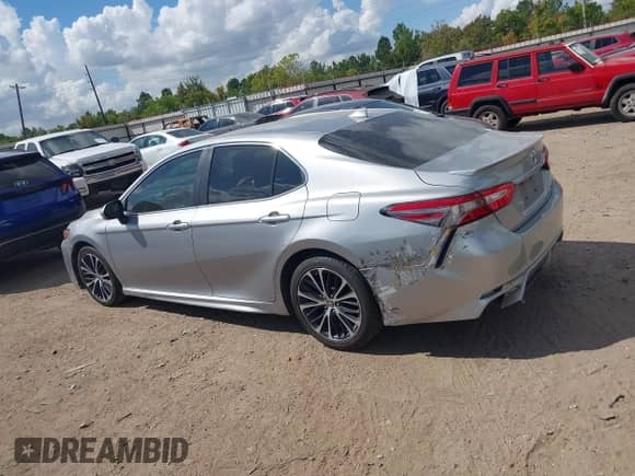 2019 Toyota Camry LE with VIN 4T1B11HK8KU175668, listed as a IAAI auction lot 43397625 with 260,310 mi miles and . Bid and sale history available at DreamBid. Image 14.