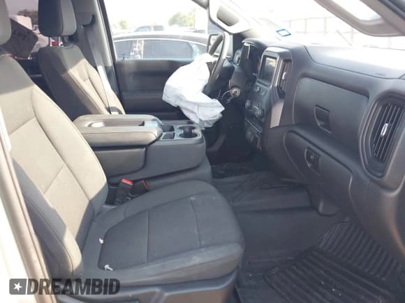 ✅ 2021 Chevrolet Silverado 1500 Custom • VIN: 3GCPWBEK9MG465882 • Lot: 42947356. Wystawiony na IAAI z przebiegiem 53 232 mil. Bezpłatny archiwum sprzedaży aukcyjnych z USA i szczegółowy raport historii pojazdu na DreamBid. Zdjęcie 5.