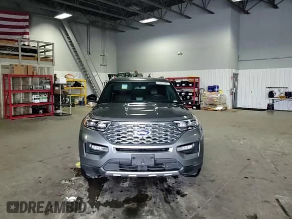 ✅ 2023 Ford Explorer Platinum • VIN: 1FM5K8HC8PGB81634 • Lot: 87465165. Listed on Copart with 14,300 mi. Free auction sales archive from the USA and detailed vehicle history report at DreamBid. Image 15.
