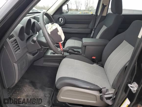 2008 Dodge Nitro SXT с VIN 1D8GU28K18W260406, выставлен на аукционе Copart как лот 79536944 с пробегом 106 710 миль миль и Списание • Salvage title. История ставок и продаж доступна на DreamBid. Изображение 7.