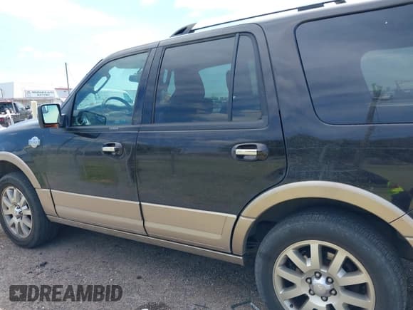 ✅ 2013 Ford Expedition XLT • VIN: 1FMJU1H52DEF69807 • Лот: 42923281. Опубликован ранее на IAAI с пробегом 139 959 миль. Бесплатный доступ к архиву аукционных продаж из США и подробный отчёт об истории автомобиля на DreamBid. Изображение 14.