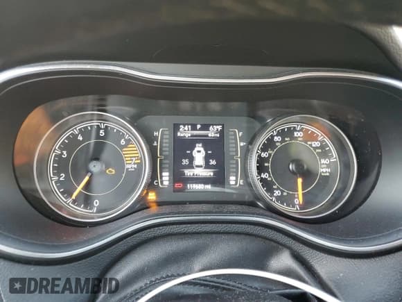 ✅ 2020 Jeep Cherokee Latitude Plus • VIN: 1C4PJMLBXLD594240 • Lot: 91414305. Wystawiony na Copart z przebiegiem 119 680 mil. Bezpłatny archiwum sprzedaży aukcyjnych z USA i szczegółowy raport historii pojazdu na DreamBid. Zdjęcie 9.