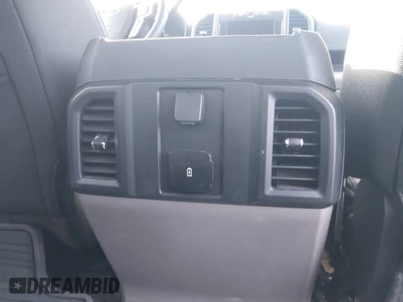 ✅ 2017 Ford F-150 XL • VIN: 1FTEW1EP7HFB65004 • Лот: 41876164. Опубликован ранее на IAAI с пробегом 105 487 миль. Бесплатный доступ к архиву аукционных продаж из США и подробный отчёт об истории автомобиля на DreamBid. Изображение 20.