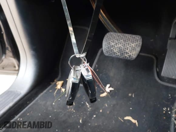 ✅ 2014 Mercedes-Benz M 350 • VIN: 4JGDA5HB3EA388310 • Lot: 43656925. Listed on IAAI with 161,045 mi. Free auction sales archive from the USA and detailed vehicle history report at DreamBid. Image 11.