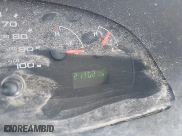 ✅ 2006 Ford Econoline Passenger XL • VIN: 1FBNE31L56HB01034 • Lot: 42118906. Wystawiony na IAAI z przebiegiem 213 621 mil. Bezpłatny archiwum sprzedaży aukcyjnych z USA i szczegółowy raport historii pojazdu na DreamBid. Zdjęcie 7.