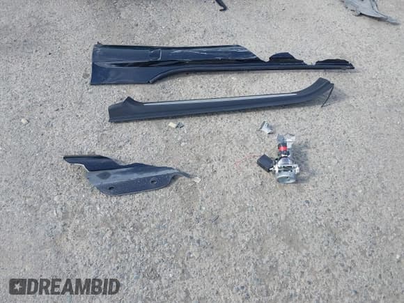 ✅ 2005 Mercedes-Benz SL 55 AMG • VIN: WDBSK74F65F099663 • Lot: 43377046. Listed on IAAI with 31,050 mi. Free auction sales archive from the USA and detailed vehicle history report at DreamBid. Image 12.