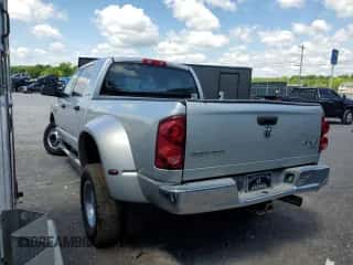 2007 Dodge 3500 Laramie z VIN 3D7MX49A17G786130, wystawiony jako Copart lot #55810635 z przebiegiem 194 273 mil mil oraz Szkoda całkowita • Salvage title. Historia ofert i sprzedaży dostępna na DreamBid. Obrazek 2.