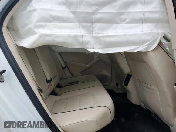 ✅ 2017 Volkswagen Passat SE • VIN: 1VWBT7A36HC054766 • Лот: 93350465. Опубликован ранее на Copart с пробегом Не указан. Бесплатный доступ к архиву аукционных продаж из США и подробный отчёт об истории автомобиля на DreamBid. Изображение 10.