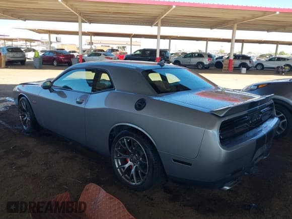 ✅ 2015 Dodge Challenger SRT 392 • VIN: 2C3CDZDJ9FH714212 • Lot: 43531322. Wystawiony na IAAI z przebiegiem 79 828 mil. Bezpłatny archiwum sprzedaży aukcyjnych z USA i szczegółowy raport historii pojazdu na DreamBid. Zdjęcie 3.