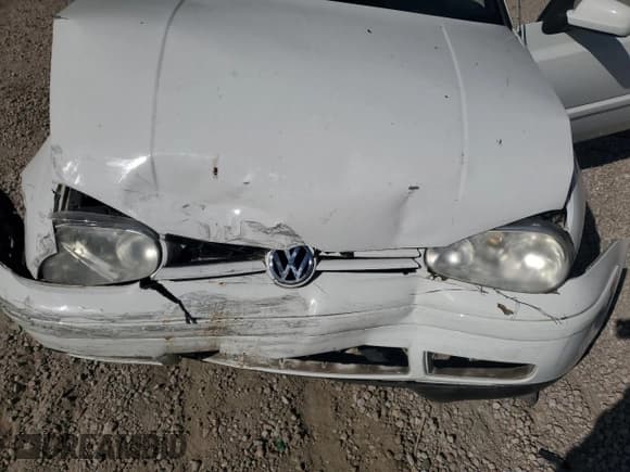 ✅ 2001 Volkswagen Cabriolet GLX • VIN: 3VWDC21V81M815038 • Lot: 76483144. Wystawiony na Copart z przebiegiem 67 211 mil. Bezpłatny archiwum sprzedaży aukcyjnych z USA i szczegółowy raport historii pojazdu na DreamBid. Zdjęcie 13.