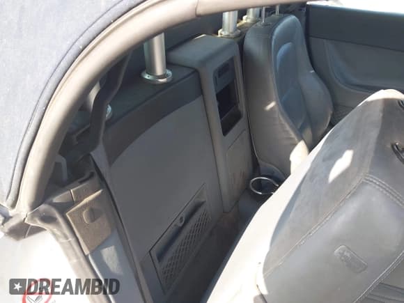 ✅ 2003 Audi TT • VIN: TRUTC28N131011982 • Лот: 43333787. Опубликован ранее на IAAI с пробегом 141 886 миль. Бесплатный доступ к архиву аукционных продаж из США и подробный отчёт об истории автомобиля на DreamBid. Изображение 8.