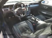 ✅ 2018 Ford Mustang GT Premium • VIN: 1FATP8FF4J5115861 • Lot: 87112955. Wystawiony na Copart z przebiegiem 68 949 mil. Bezpłatny archiwum sprzedaży aukcyjnych z USA i szczegółowy raport historii pojazdu na DreamBid. Zdjęcie 8.