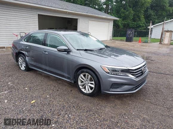✅ 2020 Volkswagen Passat SE • VIN: 1VWWA7A34LC011947 • Lot: 42713519. Listed on IAAI with 58,681 mi. Free auction sales archive from the USA and detailed vehicle history report at DreamBid. Image 1.