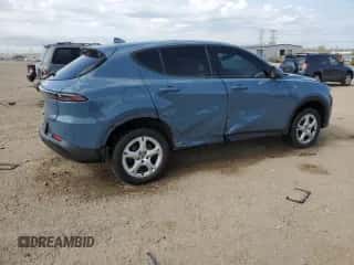 2023 Dodge Hornet GT Plus z VIN ZACNDFBN8P3A05562, wystawiony jako Copart lot #56162155 z przebiegiem 61 545 mil mil oraz Szkoda całkowita • Salvage title. Historia ofert i sprzedaży dostępna na DreamBid. Obrazek 3.