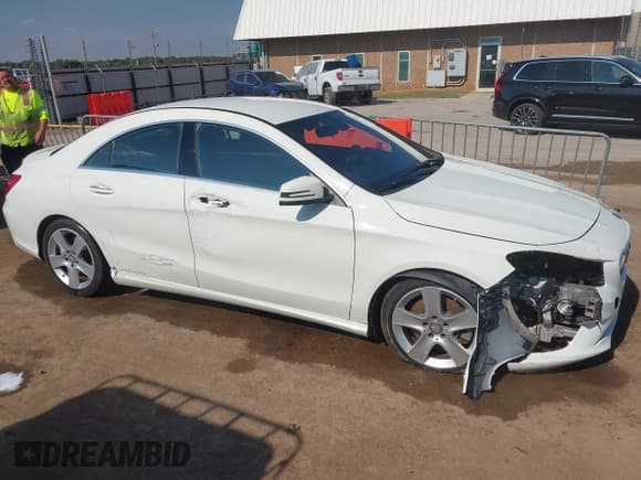 ✅ 2016 Mercedes-Benz CLA 250 • VIN: WDDSJ4EB9GN361320 • Lot: 43453237. Wystawiony na IAAI z przebiegiem 81 929 mil. Bezpłatny archiwum sprzedaży aukcyjnych z USA i szczegółowy raport historii pojazdu na DreamBid. Zdjęcie 13.