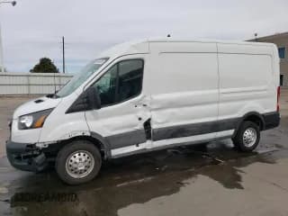 ✅ 2023 Ford Transit Cargo • VIN: 1FTYE2CG5PKB19301 • Lot: 50044225. Wystawiony na Copart z przebiegiem 38 943 mil. Bezpłatny archiwum sprzedaży aukcyjnych z USA i szczegółowy raport historii pojazdu na DreamBid. Zdjęcie 1.