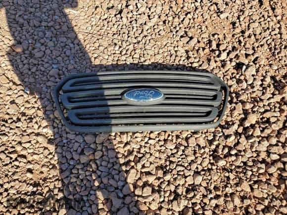 ✅ 2018 Ford Transit • VIN: 1FTYE1ZMXJKB46489 • Lot: 95571685. Wystawiony na Copart z przebiegiem 208 252 mil. Bezpłatny archiwum sprzedaży aukcyjnych z USA i szczegółowy raport historii pojazdu na DreamBid. Zdjęcie 12.