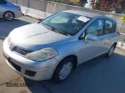 ✅ 2007 Nissan Versa S • VIN: 3N1BC13E37L456099 • Lot: 43841247. Listed on IAAI with 114,610 mi. Free auction sales archive from the USA and detailed vehicle history report at DreamBid. Image 2.