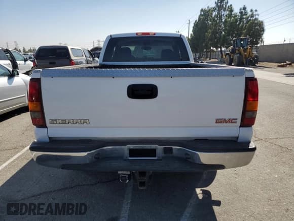 ✅ 2003 GMC Sierra 1500 • VIN: 1GTEC19T93E365042 • Лот: 85345005. Опубликован ранее на Copart с пробегом 200 878 миль. Бесплатный доступ к архиву аукционных продаж из США и подробный отчёт об истории автомобиля на DreamBid. Изображение 6.