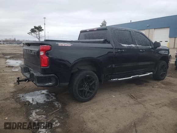 ✅ 2021 Chevrolet Silverado 1500 LT Trail Boss • VIN: 1GCPYFED4MZ436826 • Lot: 92230225. Wystawiony na Copart z przebiegiem 73 713 mil. Bezpłatny archiwum sprzedaży aukcyjnych z USA i szczegółowy raport historii pojazdu na DreamBid. Zdjęcie 3.