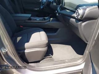 ✅ 2025 Chevrolet Equinox AWD LT • VIN: 3GNAXPEG7SL135536 • Lot: 42623223. Wystawiony na IAAI z przebiegiem 3 303 mil. Bezpłatny archiwum sprzedaży aukcyjnych z USA i szczegółowy raport historii pojazdu na DreamBid. Zdjęcie 5.